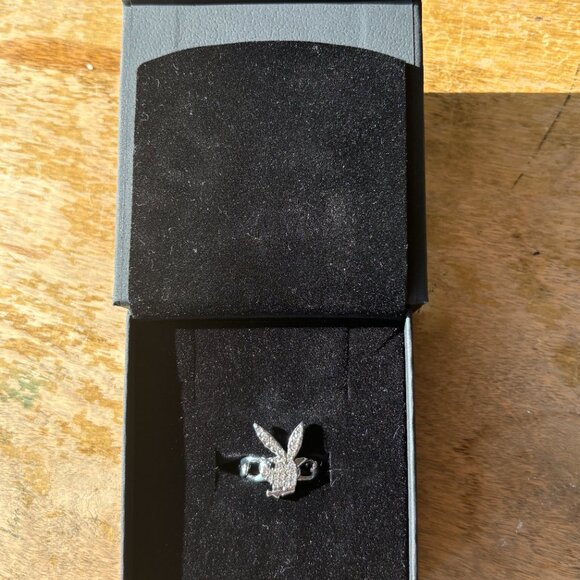 PLAYBOYX BUNNY HEAD STATEMENT RING WITH CHAIN BAND BY DALMATA NIB - Picture 6 of 12